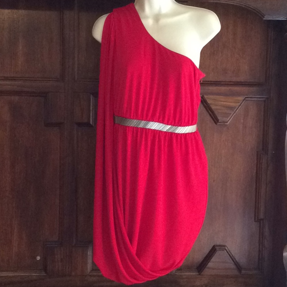 💃🏼 Gianni Bini Sexy Red Cold Shoulder Dress